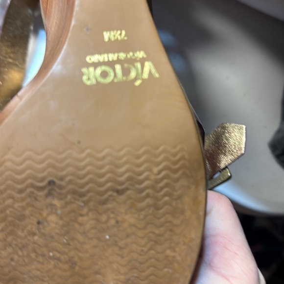 Victor by Victor Alfaro patent leather purple wedge heels 7.5 - Picture 7 of 8